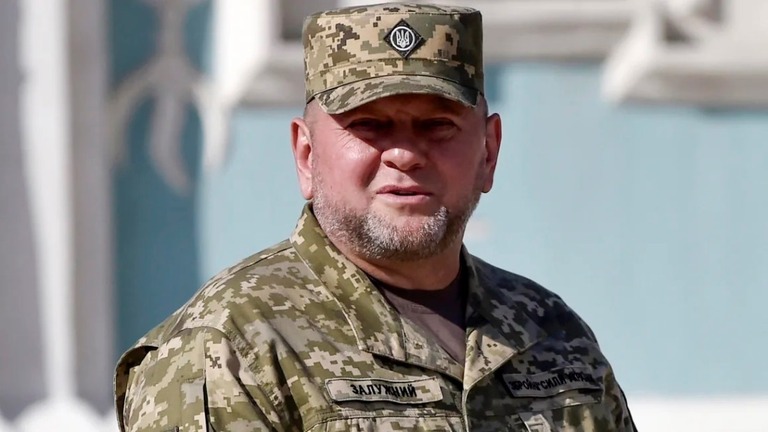 ウクライナ軍のザルジニー総司令官の解任が発表された/Sergei Chuzavkov/AFP/Getty Images