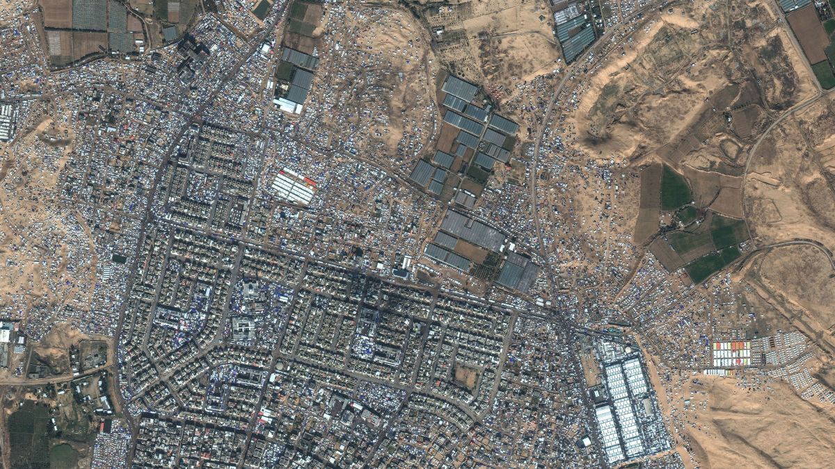2024年2月3日のラファ。以前はなかったテント村が広がっている/©2024 Maxar Technologies