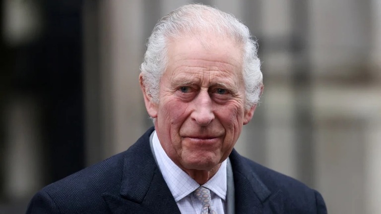 治療後、退院するチャールズ国王＝１月２９日、ロンドン市内/Hollie Adams/Reuters