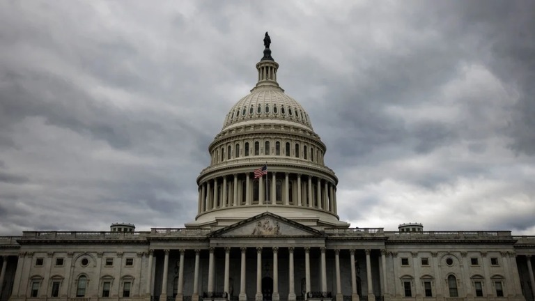 米議会上院が、ウクライナやイスラエルなどへの対外支援を盛り込んだ法案を可決した/Samuel Corum/Getty Images