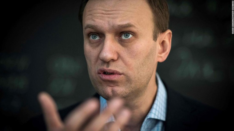 ロシアの反体制派指導者アレクセイ・ナワリヌイ氏の死にモスクワ市民から様々な反応/Mladen Antonov/AFP/Getty Images/File