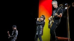 Ｕ２のボノがナワリヌイ氏追悼、自由の大切さ訴え　米ラスベガス公演