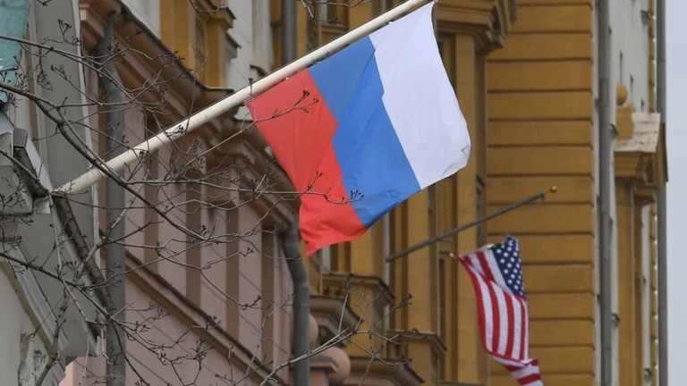 ロシアは近年、米国籍の保有者数人を拘束している/Natalia Kolesnikova/AFP/Getty Images/File