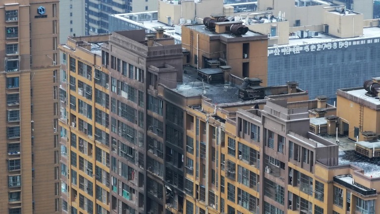南京市内の建物で火災が発生し、死傷者が出た/Costfoto/NurPhoto/Getty Images