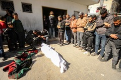 支援待ちの群衆への発砲、死者１１２人に　ガザ保健省
