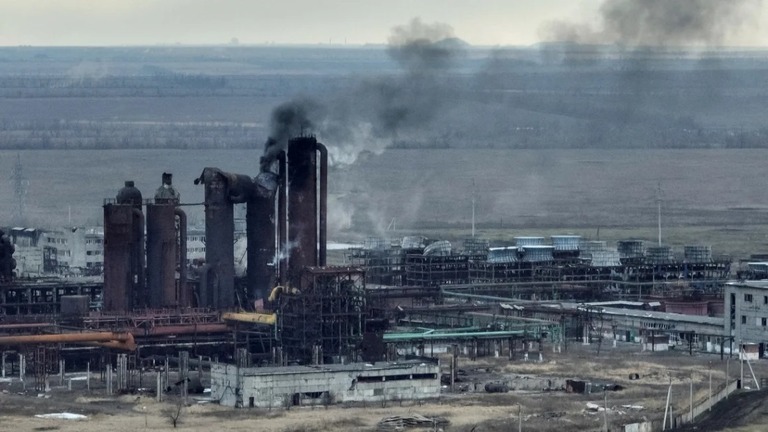 最近ロシア軍に占領されたウクライナ東部の要衝アウジーイウカの化学工場/Inna Varenytsia/Reuters