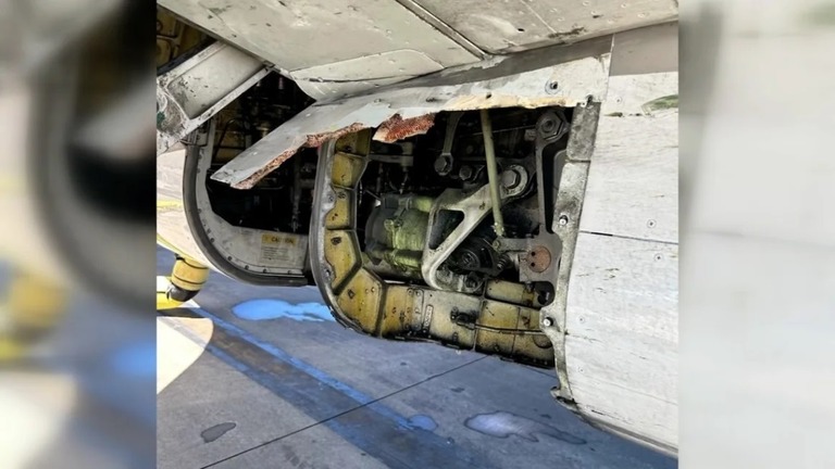 外板パネルの一部が脱落していたユナイテッド航空機/KOBI