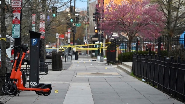 米首都ワシントンで銃撃事件があり、死傷者が出た/Kyle Mazza/SOPA Images/Sipa USA/AP