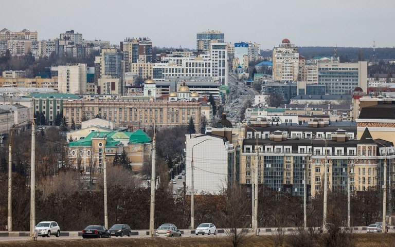 ロシア南西部ベルゴロド州では、ウクライナ軍による越境攻撃の増加を受け、学校や店舗などが一時閉鎖されるという/Maxim Shemetov/Reuters via CNN Newsource