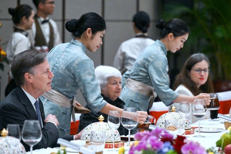 晩さん会に出席した米国のイエレン財務長官ら＝５日、中国・広州市/Pedro Pardo/AFP/Getty Images