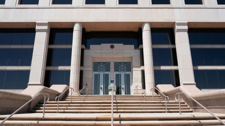 米アリゾナ州最高裁が、母体に危険がある場合以外の中絶を禁止する法律を支持/Go Nakamura/Reuters