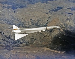 ＸＢ７０はコンコルドの１．５倍近い時速約３２００キロで飛行できた