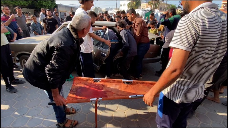 マガジ難民キャンプからの負傷者が搬送されるアクサ殉教者病院＝パレスチナ自治区ガザ中部/CNN
