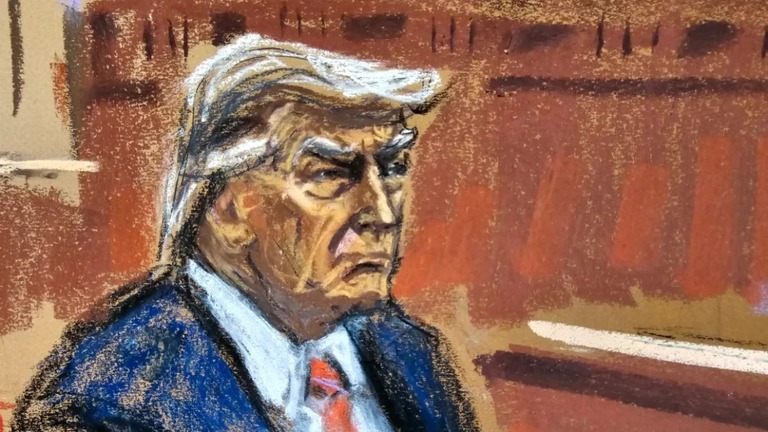 自身の裁判の陪審員選定手続きが終了するのを見届けるトランプ氏を描いた法廷画/Jane Rosenberg/Pool/Reuters