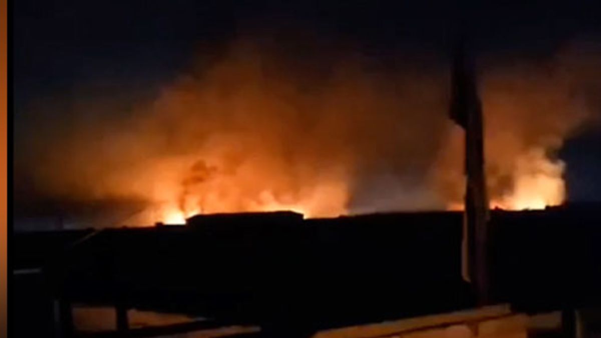 民兵組織の基地で「大きな爆発」、イラク首都南郊 - CNN.co.jp
