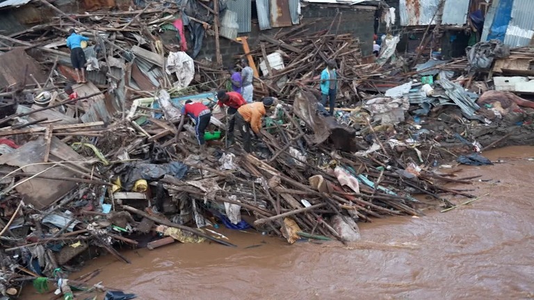 ケニアで発生した洪水により少なくとも３２人が死亡、２人が行方不明となっている/CNN