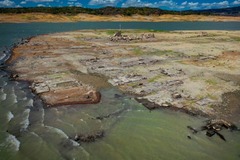 水のある場所も残されているが雨が少ないため水位が下がっている