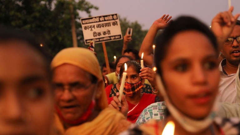 印ニューデリーで強姦や女性への暴力に対する抗議集会に参加する人々＝２０２１年８月/Anushree Fadnavis/Reuters