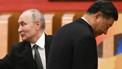 昨年１０月、北京での一帯一路フォーラムの開会式で同席したプーチン氏（左）と習氏