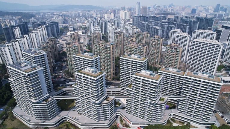 浙江省杭州市の開発地域に林立する建物群の空撮画像/Costfoto/NurPhoto/Getty Images
