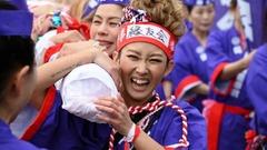 「はだか祭り」に女性が初参加、高齢化で男性中心の伝統に変化　日本