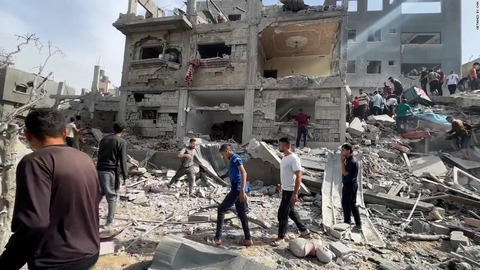 ガザ北部に空爆、がれきの中で生存者を捜索