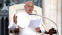 ローマ教皇が謝罪、同性愛者への差別発言めぐり