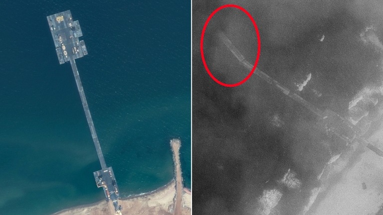 浮桟橋を捉えた衛星画像。左が１８日のもので、右が２８日のもの。右の画像には浮桟橋の一部が欠落している様子が写っている/ Maxar Technologies