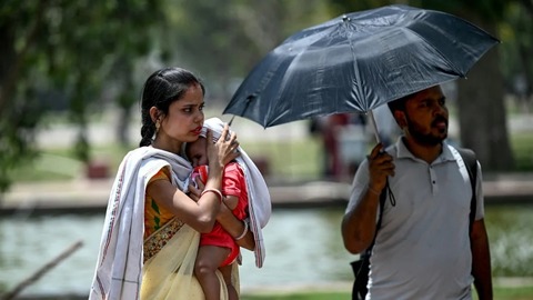 印ニューデリーで４９．９度　最高気温の記録更新