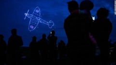 Ｄデーをテーマにしたドローン（無人機）ショー＝英イングランド・ポーツマス