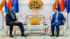 米国防長官、異例のカンボジア日帰り訪問　中国の基地利用を懸念