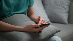 女子生徒５０人の写真をＡＩでわいせつ加工、１０代容疑者から事情聴取　オーストラリア