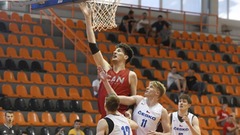 身長２３６センチ、史上最も背の高い大学バスケ選手誕生へ　米