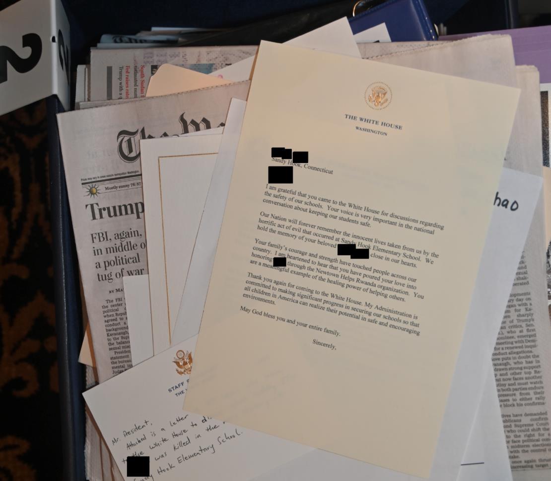 機密文書の保管状況を撮影した写真/Department of Justice