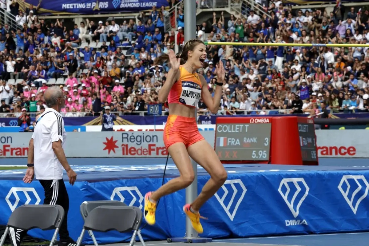 女子走り高跳びで世界記録を出したヤロスラワ・マフチフ(ウクライナ)/Geoffroy Van der Hasselt/AFP/Getty Images
