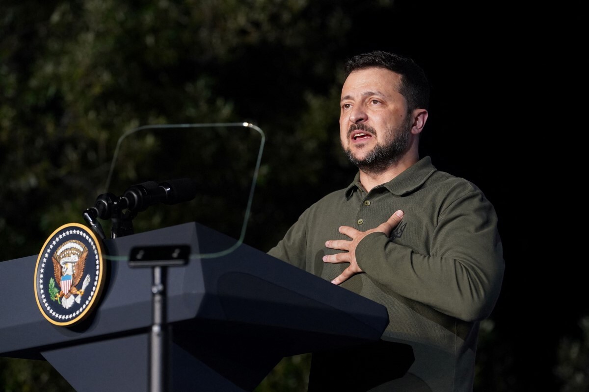 ウクライナのゼレンスキー大統領=6月13日、イタリア南部プーリア州ファサーノ/Kevin Lamarque/Reuters