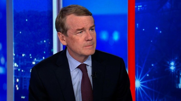 ＣＮＮとのインタビューに答える民主党のマイケル・ベネット上院議員/CNN