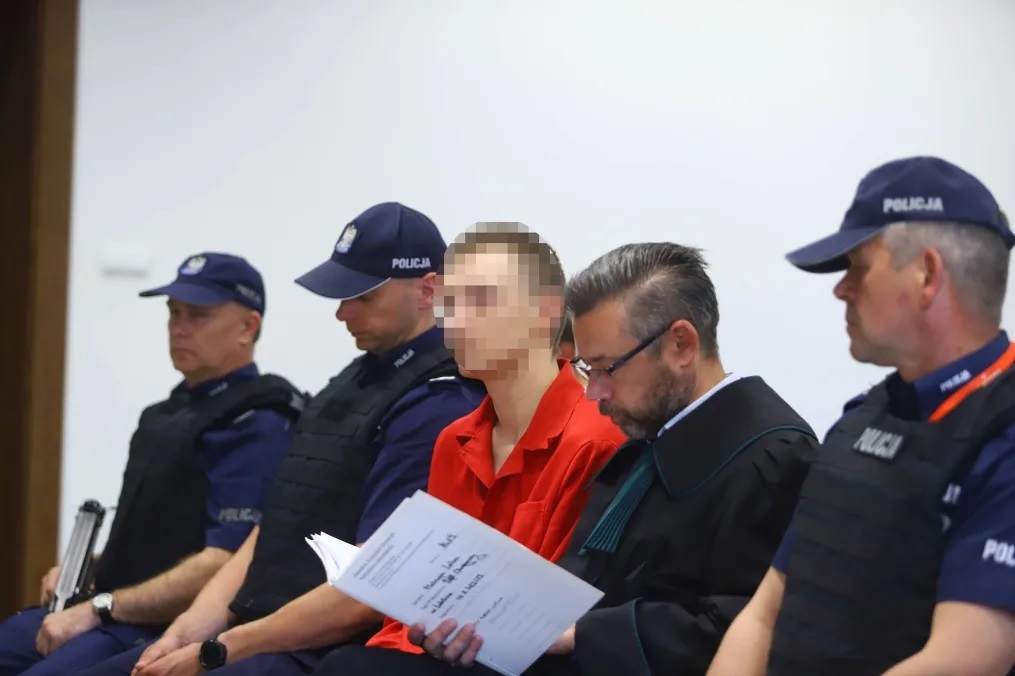 ロシアの諜報機関に協力した疑いで逮捕され、禁錮6年の刑を言い渡されたマキシム・L(中央)/Jaroslaw Gorny/Imago