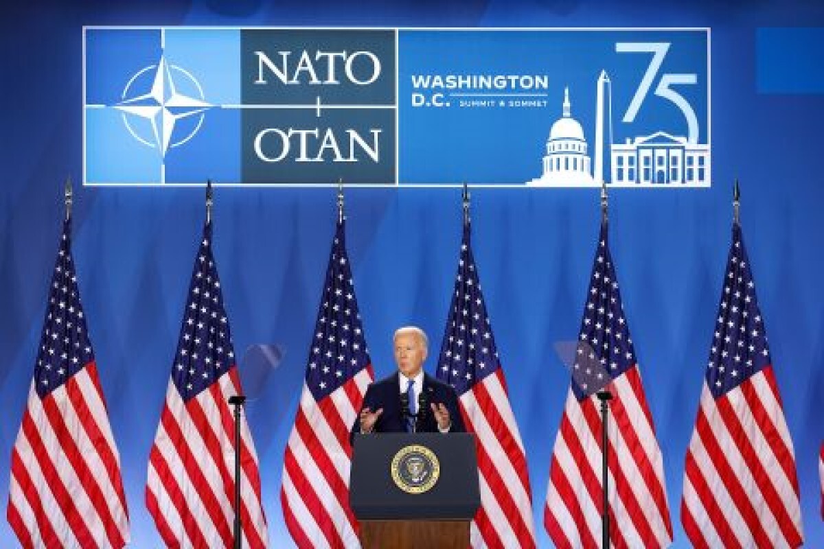 NATO首脳会議で記者会見に応じるバイデン米大統領=11日、米ワシントンDC/Kevin Dietsch/Getty Images
