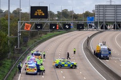 環境活動家に禁錮刑、環状道路での抗議活動巡り　英国