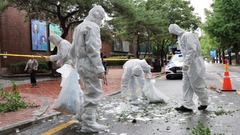 北朝鮮の「ごみ風船」、韓国大統領府の敷地内で見つかる