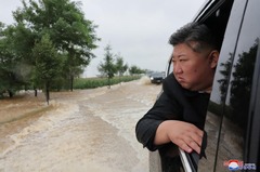 北朝鮮で大規模洪水、５０００人の救助を金総書記が視察
