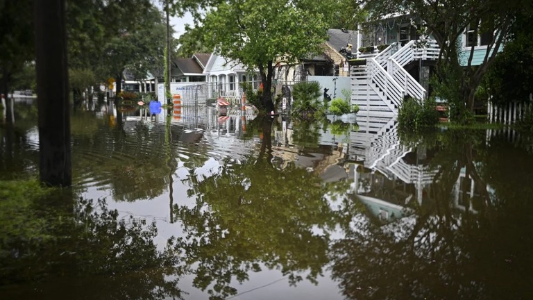 デビーの影響で道路が冠水している＝６日、サウスカロライナ州/Miguel J. Rodriguez Carrillo/Getty Images