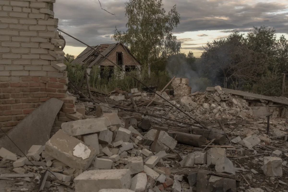 ロシアの攻撃により破壊された住居=13日、スムイ州/Roman Pilipey/AFP/Getty Images