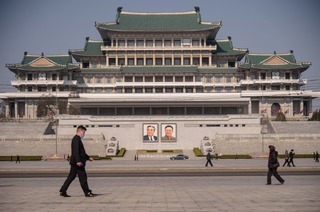 平壌の金日成広場＝２０２０年４月、北朝鮮