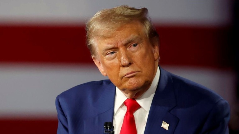 ＦＯＸニュース主催の対話集会に参加したトランプ前大統領＝４日、米ペンシルベニア州ハリスバーグ/Kevin Dietsch/Getty Images