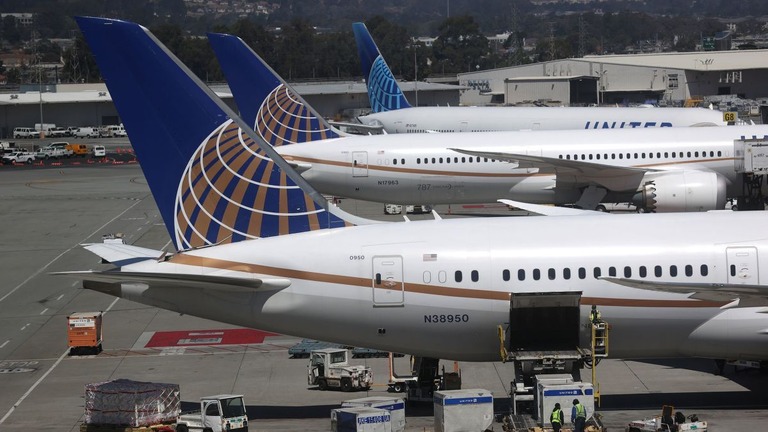 米ユナイテッド航空の乗客２人が負傷しＦＡＡが調査を開始/Justin Sullivan/Getty Images/File
