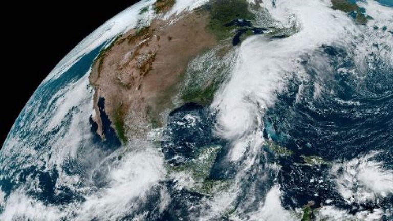 大型ハリケーン「ヘリーン」をとらえた衛星写真＝２６日/NOAA