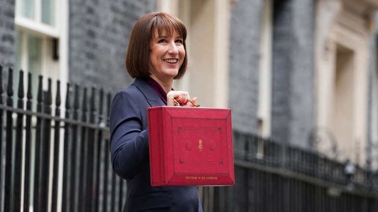 英労働党政権、初の予算案 8兆円の増税 - CNN.co.jp