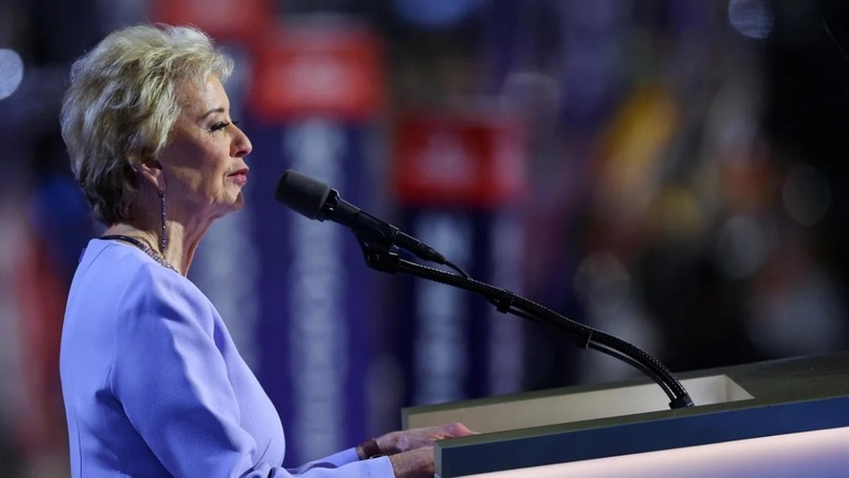 共和党全国大会で演説を行うリンダ・マクマホン氏＝７月１８日/Brian Snyder/Reuters